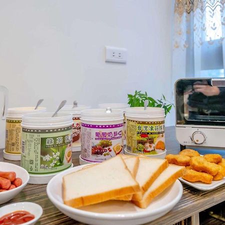 Aurora Castle Guest House La Đông Ngoại thất bức ảnh