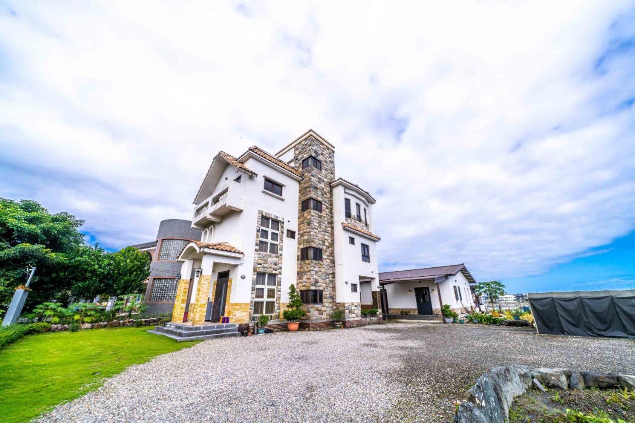 Aurora Castle Guest House La Đông Ngoại thất bức ảnh