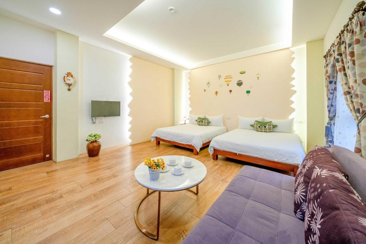 Aurora Castle Guest House La Đông Ngoại thất bức ảnh