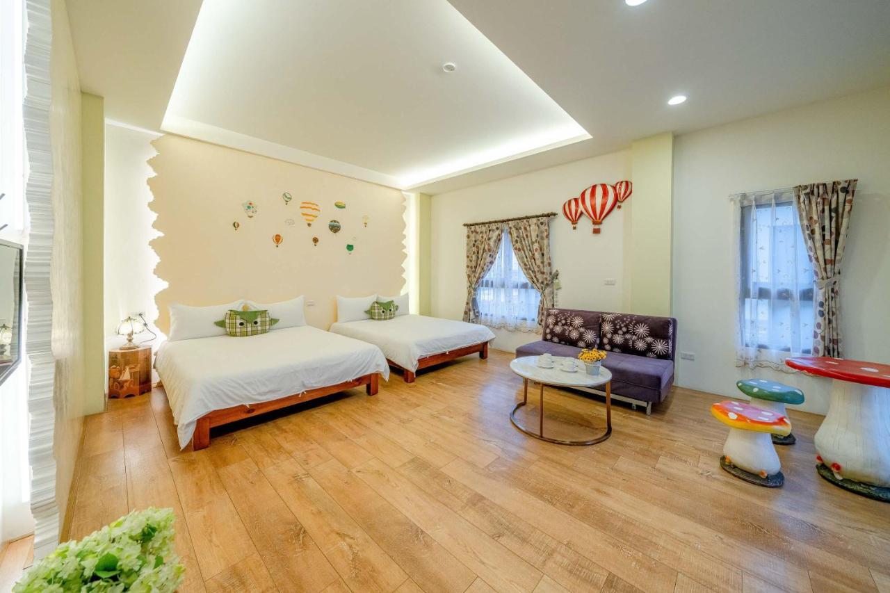 Aurora Castle Guest House La Đông Ngoại thất bức ảnh