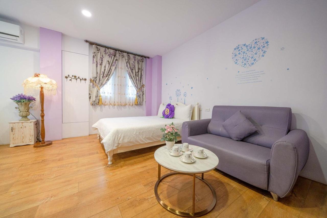 Aurora Castle Guest House La Đông Ngoại thất bức ảnh