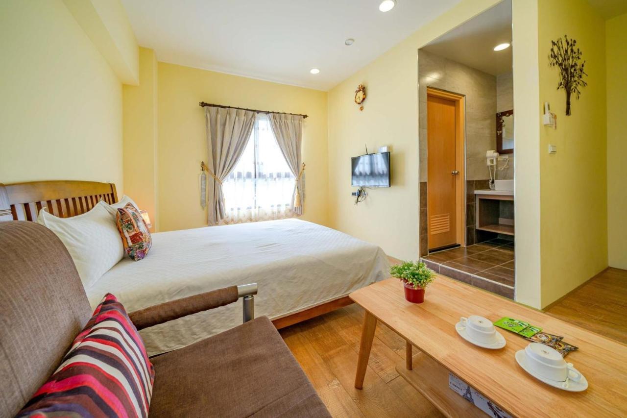 Aurora Castle Guest House La Đông Ngoại thất bức ảnh